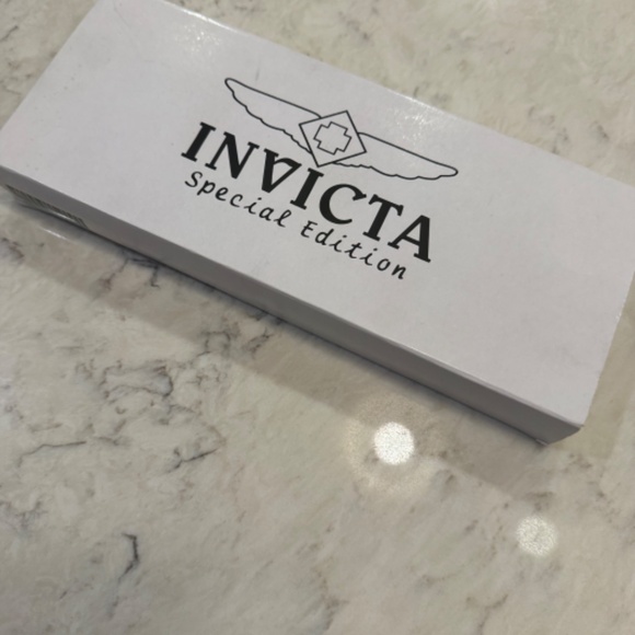 NIB Invicta Special Edition Women's Watch with 5 Band Colors - Picture 10 of 10